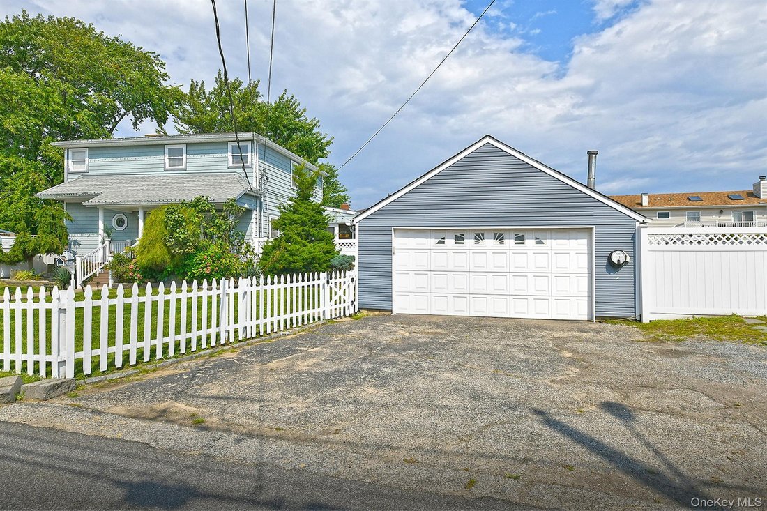 Casa a Lindenhurst, New York, Stati Uniti 3 - 18747345