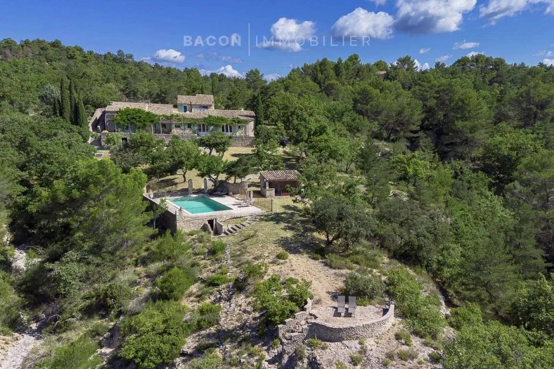 Anwesen in Gordes, Provence-Alpes-Côte d'Azur, Frankreich 1 - 16832825