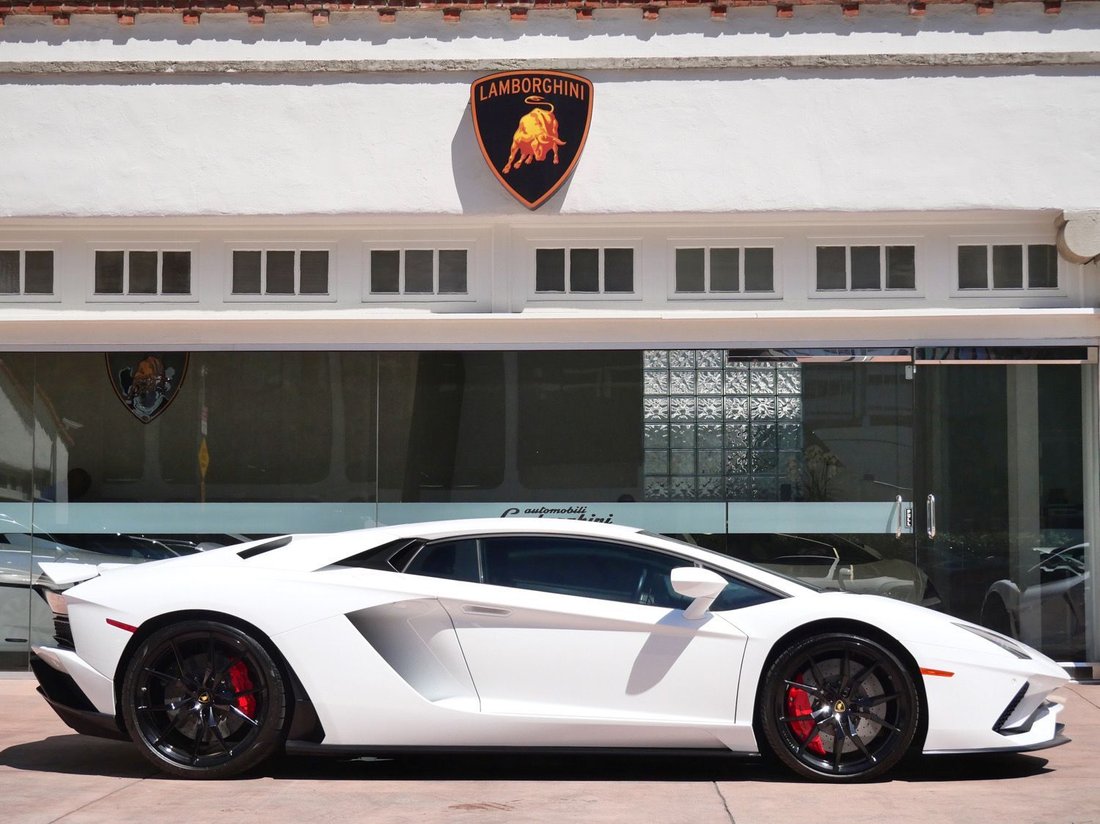 Coupe in Beverly Hills, CA, United States 2 - 18747583