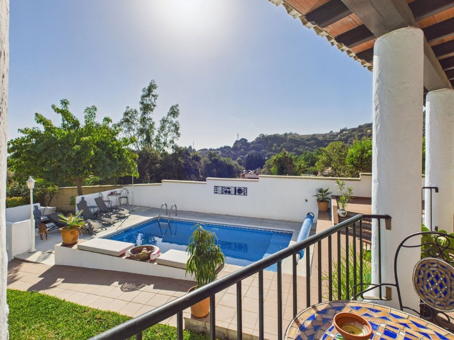 Villa in Estepona, Andalusien, Spanien 1 - 18747456