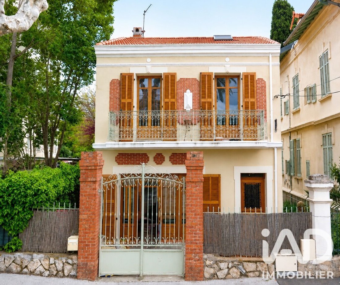 Haus in Hyères, Provence-Alpes-Côte d'Azur, Frankreich 1 - 18749025