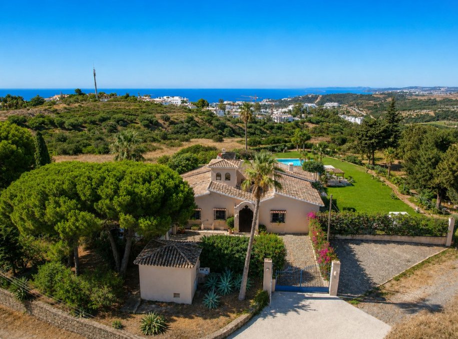 Villa in Estepona, Andalusien, Spanien 2 - 18747552