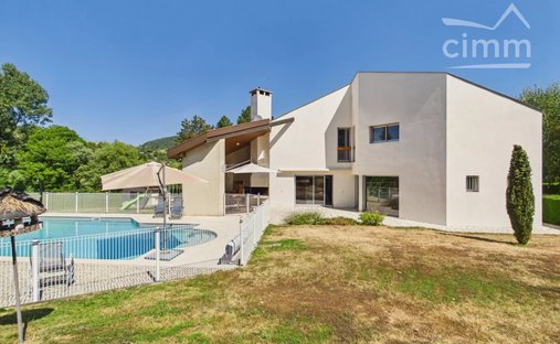 Haus in Chirens, Auvergne-Rhone-Alpen, Frankreich 1