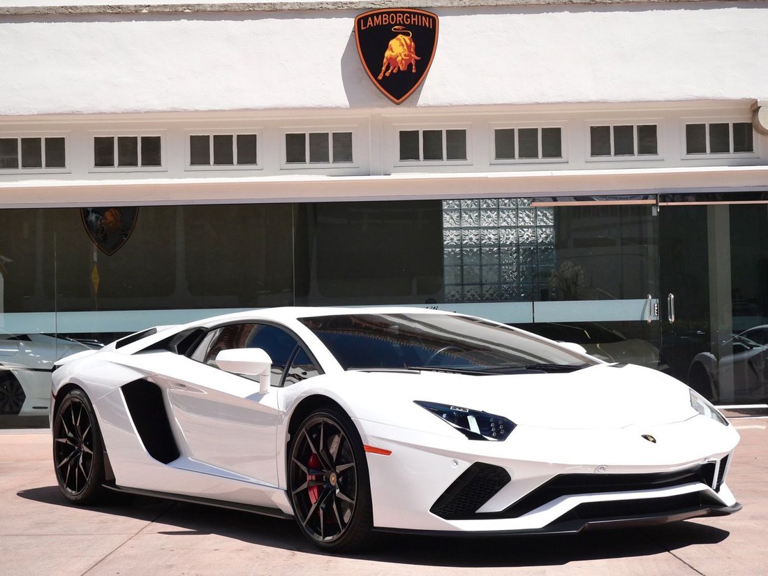 Coupe in Beverly Hills, CA, United States 1 - 18747583