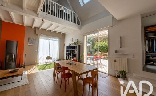 Casa a Erdurière, Coueron, Francia 1