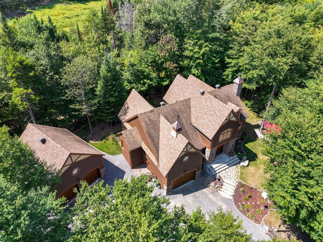 House in Mont-Tremblant, Quebec, Canada 2 - 16061218