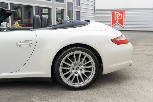 Cabriolet in Bellevue, WA, United States 5 - 18587638