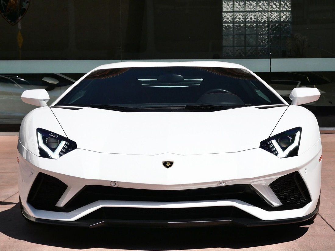Coupe in Beverly Hills, CA, United States 5 - 18747583