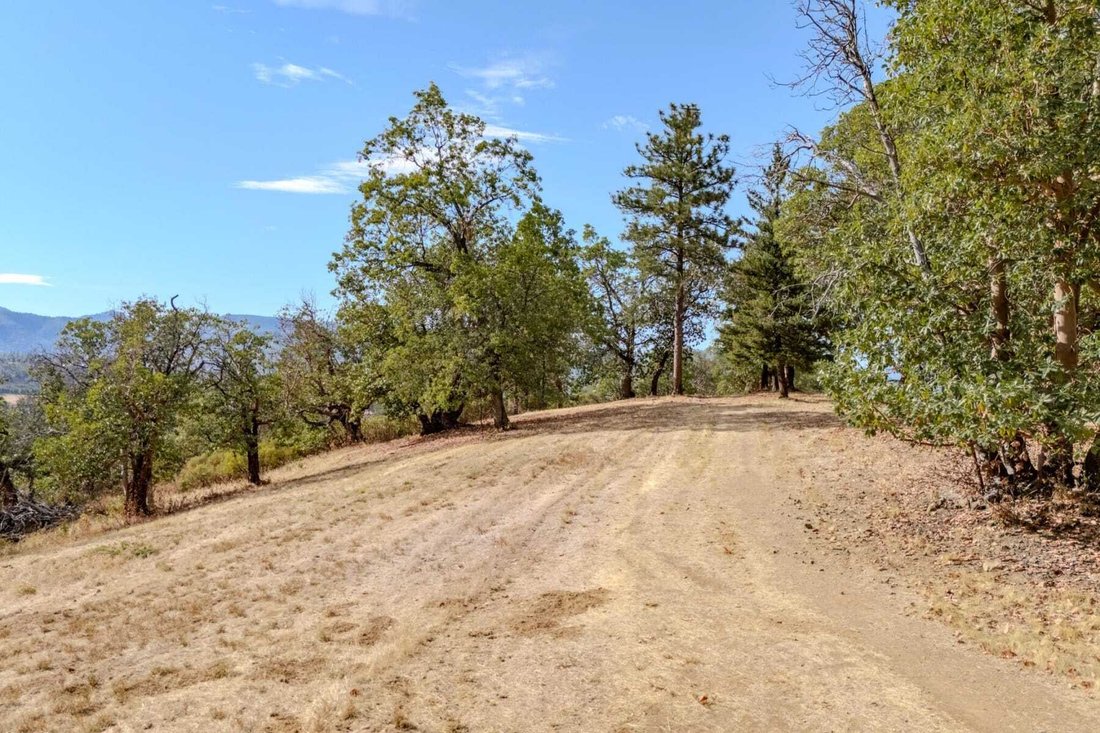 Land in Medford, Oregon, United States 5 - 18747728
