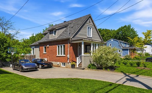 Haus in Pointe-Claire, Québec, Kanada 1