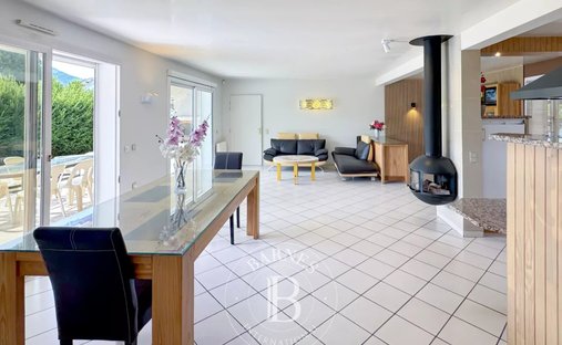 House in Challes-les-Eaux, Auvergne-Rhône-Alpes, France 1