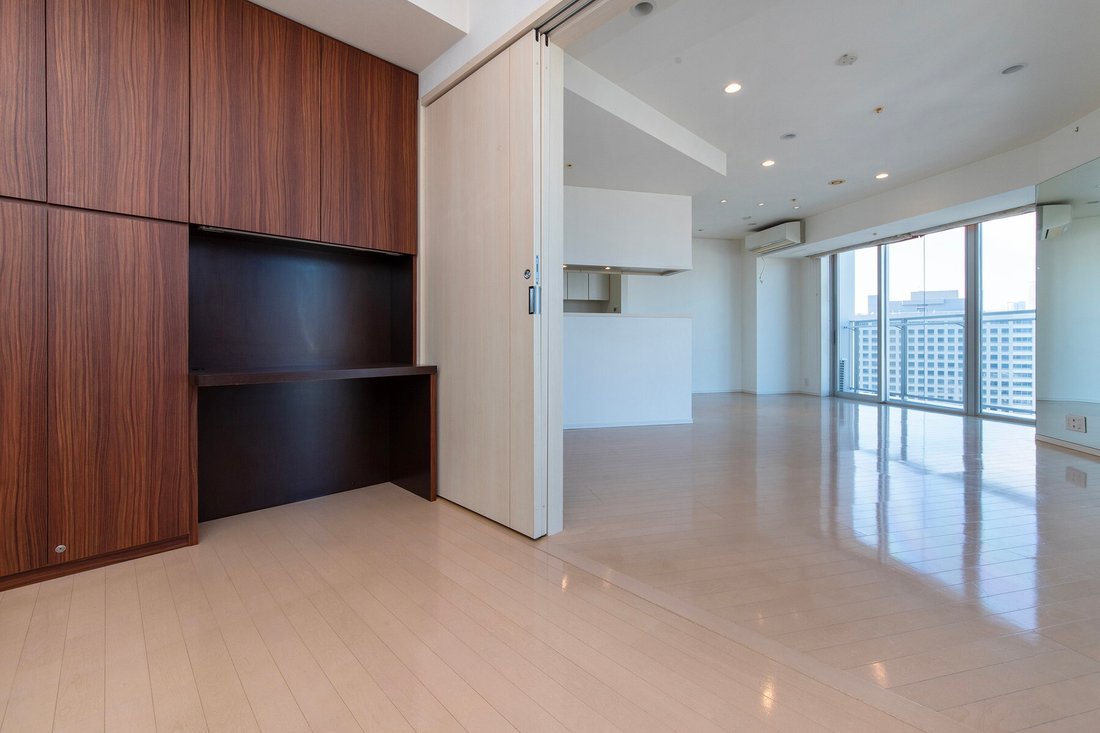 Condo in Minato City, Tokyo, Japan 5 - 18747736