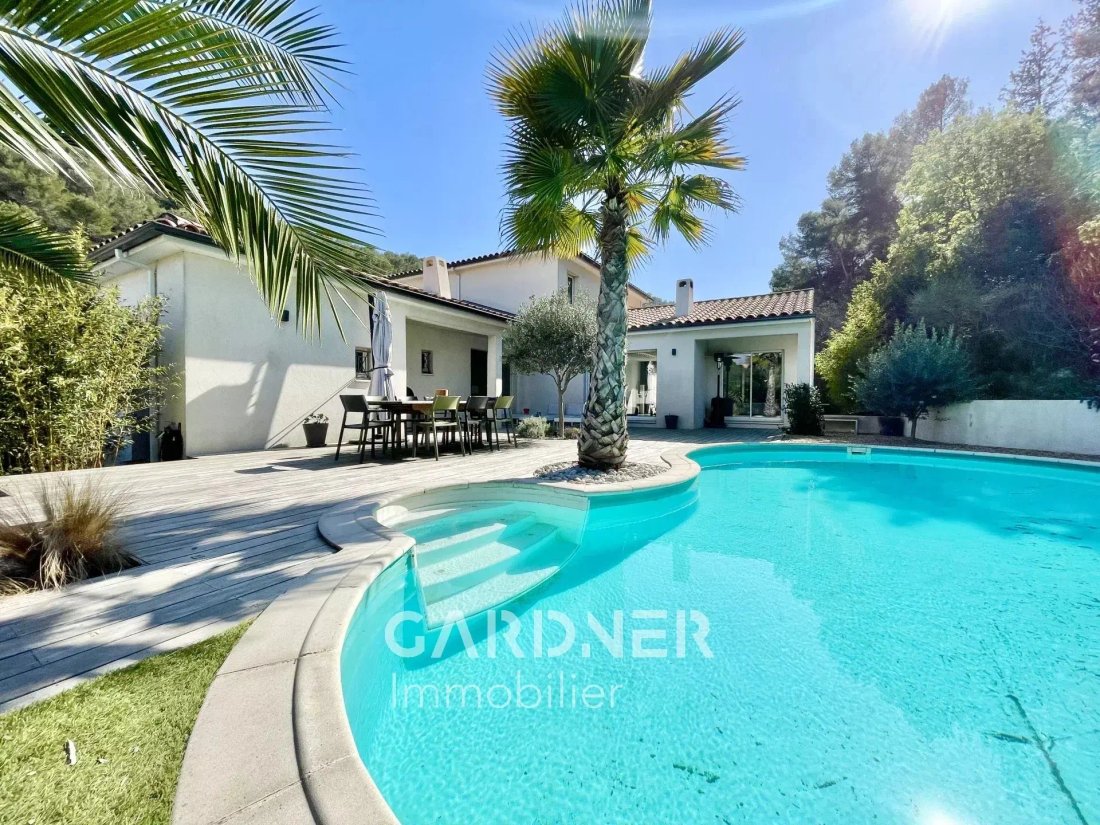 Casa en Carnoux-en-Provence, Provenza-Alpes-Costa Azul, Francia 1 - 15723175