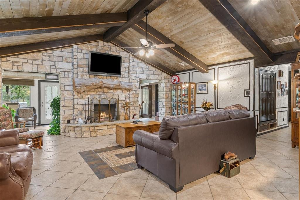 House in Grand Saline, Texas, United States 5 - 18752266