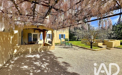 Maison à Saint-Paulet-de-Caisson, Occitanie, France 1