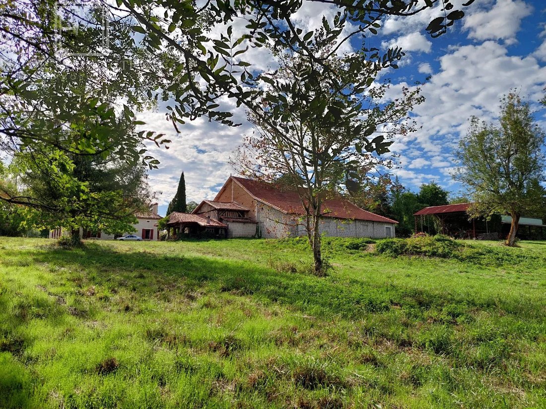 Tenuta a Saint-André-de-Double, Nuova Aquitania, Francia 2 - 18526629