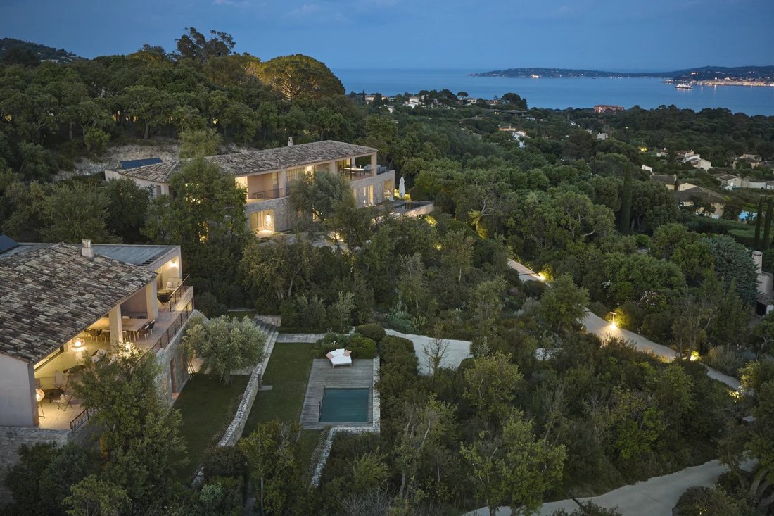 Villa à Grimaud, Provence-Alpes-Côte d'Azur, France 2 - 18753073