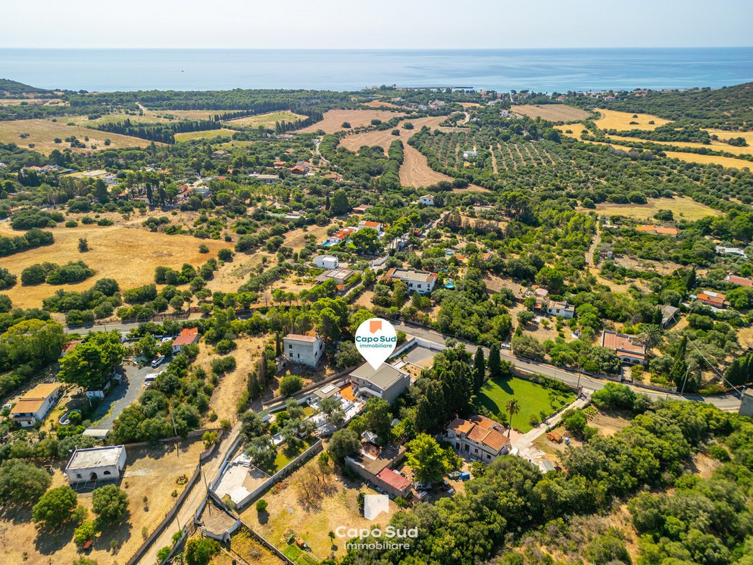 Villa in Sarroch, Sardinien, Italien 3 - 18753223