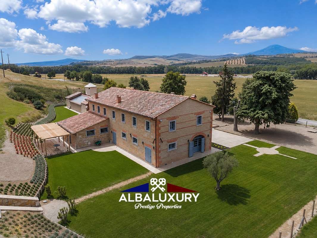 Villa in Pienza, Tuscany, Italy 1 - 15681613