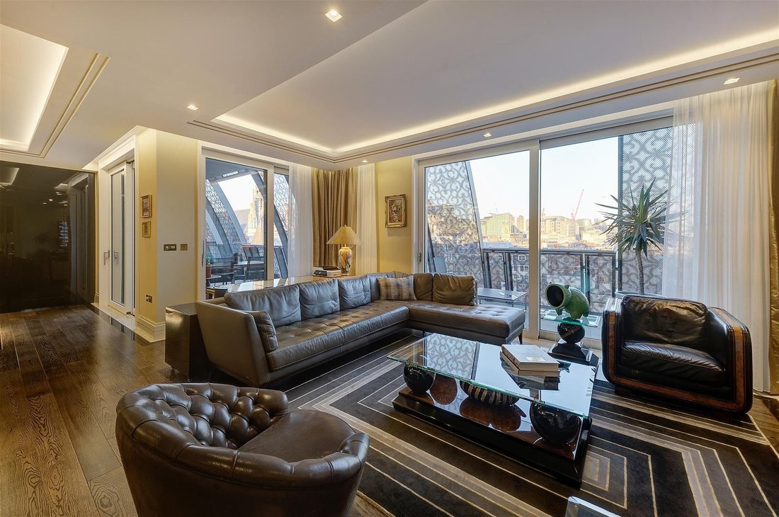 Apartment in WC2, Westminster, England 1 - 18761048