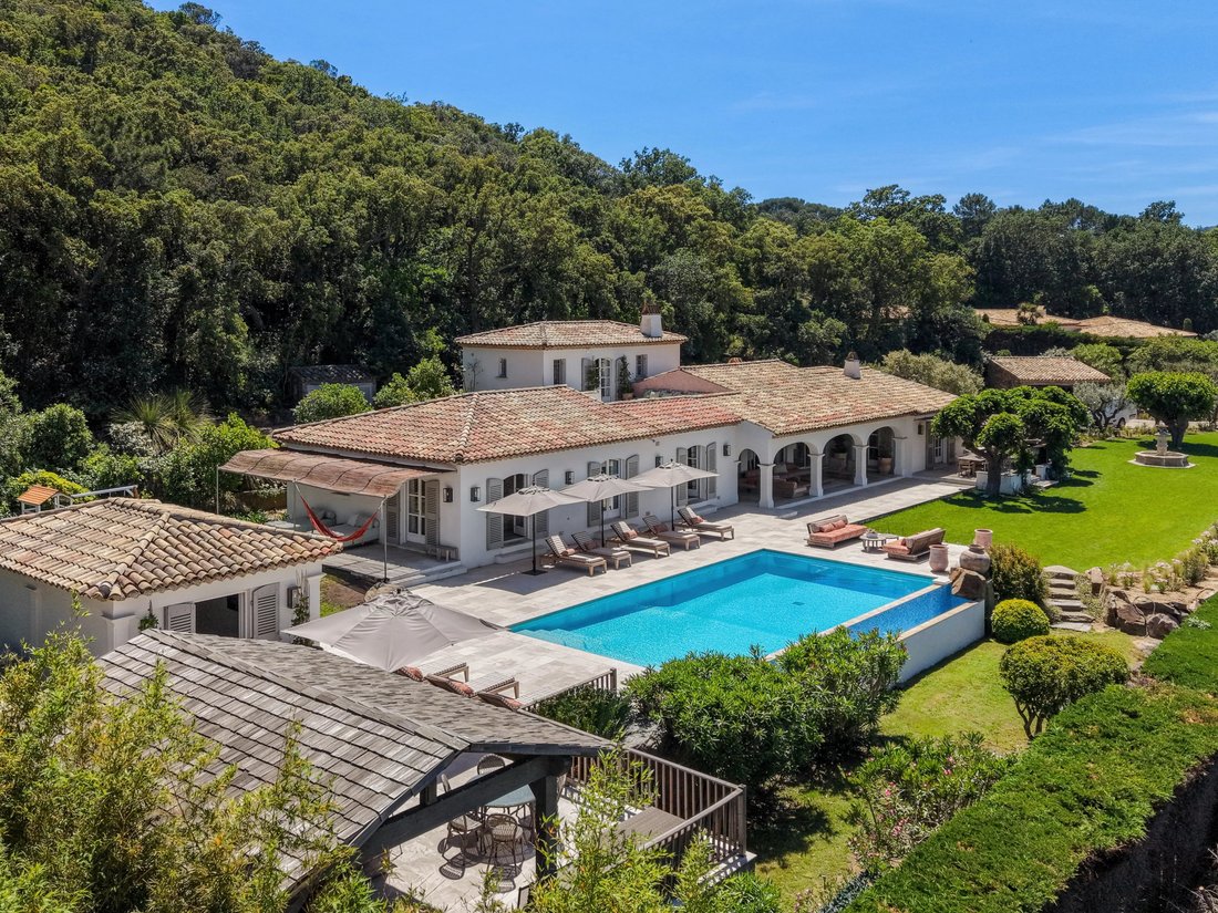 Villa en Zone Est Diffuse, San Tropez, Francia 2 - 13668323