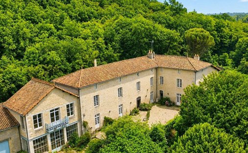 Villa a Lizant, Nuova Aquitania, Francia 1
