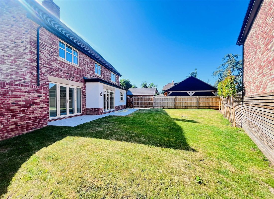 House in Solent Breezes, Fareham, England 3 - 18761314