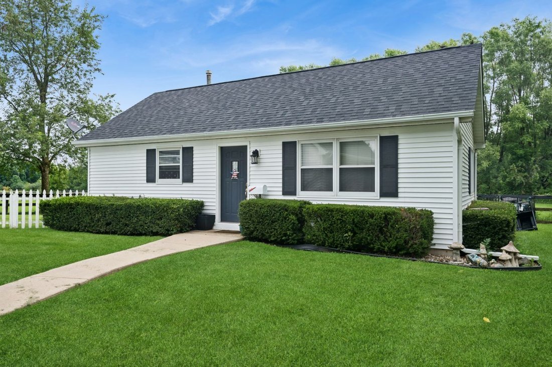 House in Antioch, Illinois, United States 3 - 18757782