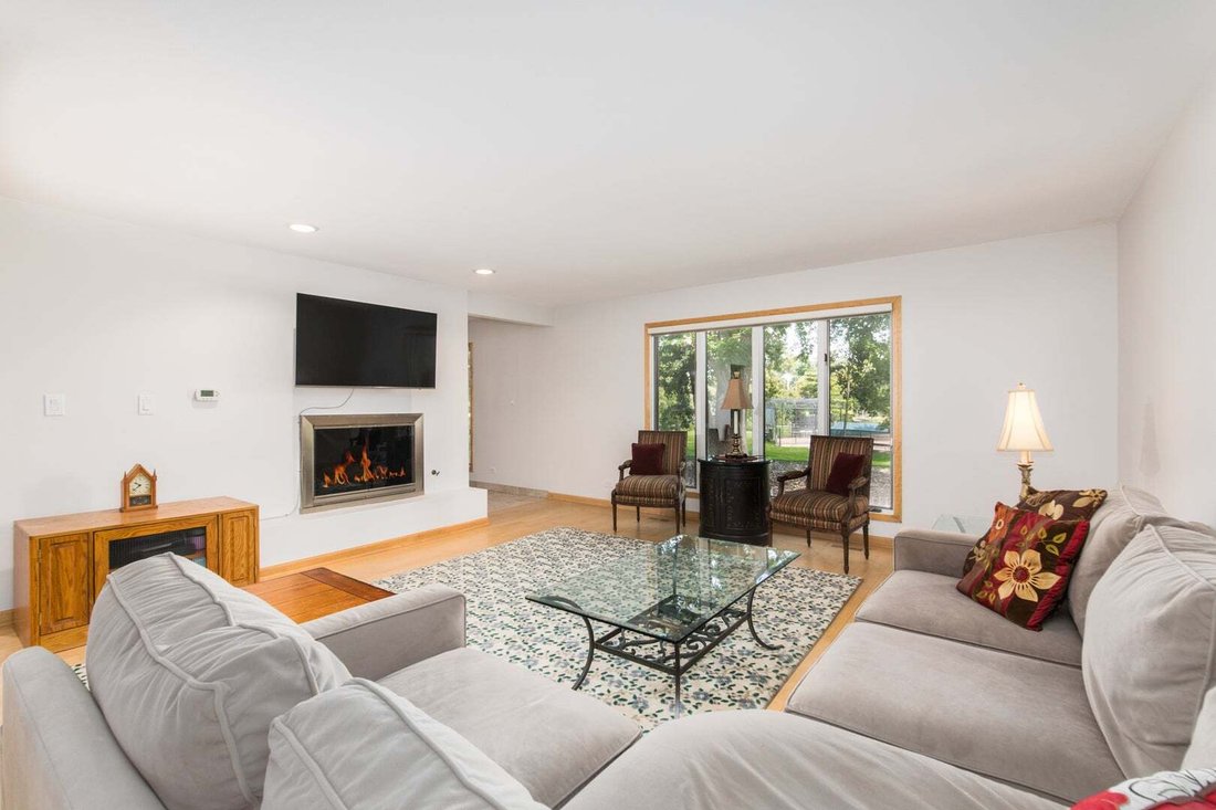 Condo in Park Ridge, Illinois, United States 2 - 18749154