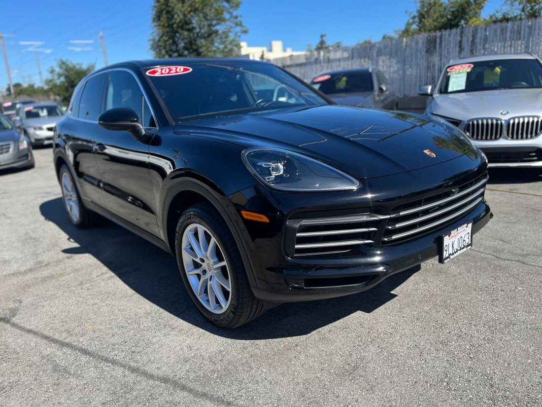 Suv in San Mateo, CA, United States 1 - 18745808