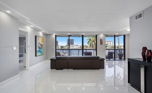 Eigentumswohnung in Hallandale Beach, Florida, Vereinigte Staaten 1