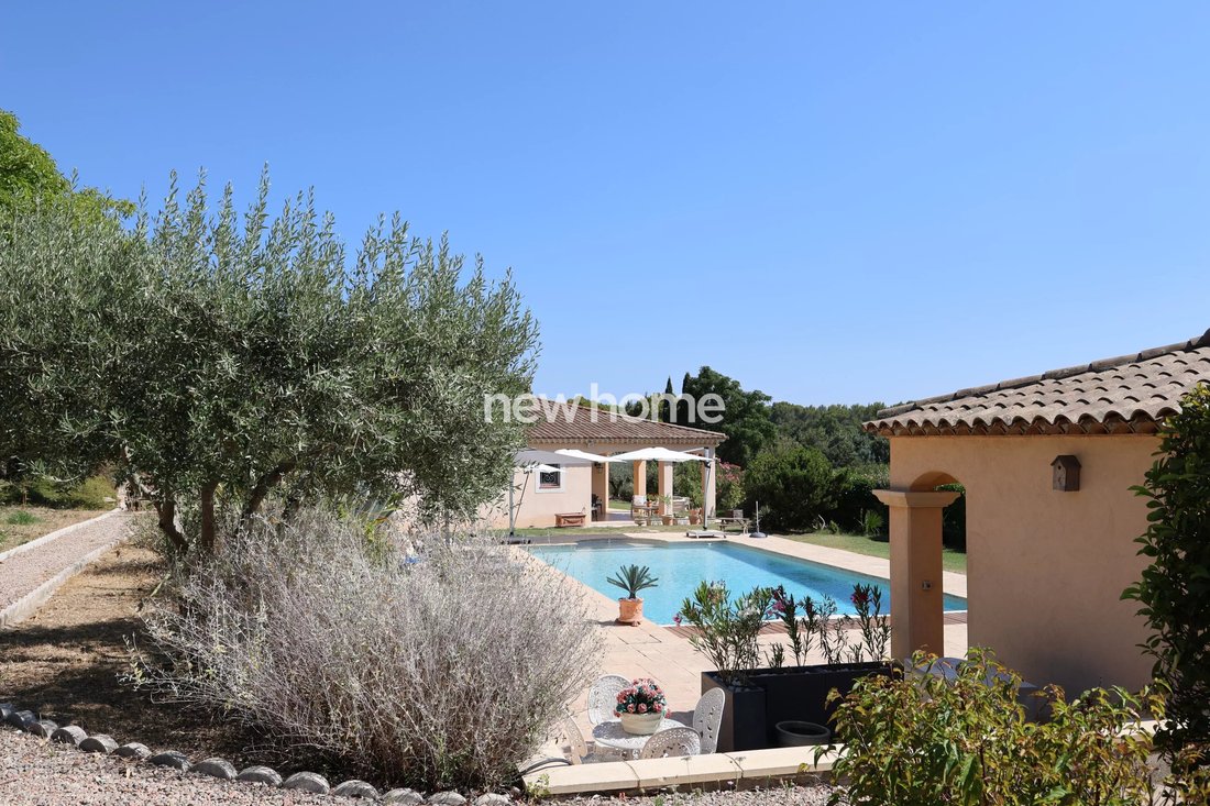 Villa en Flayosc, Provenza-Alpes-Costa Azul, Francia 3 - 18750087