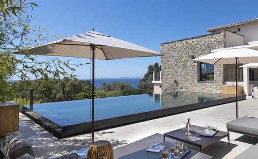 Villa in La Croix-Valmer, Provence-Alpes-Côte d'Azur, France 1