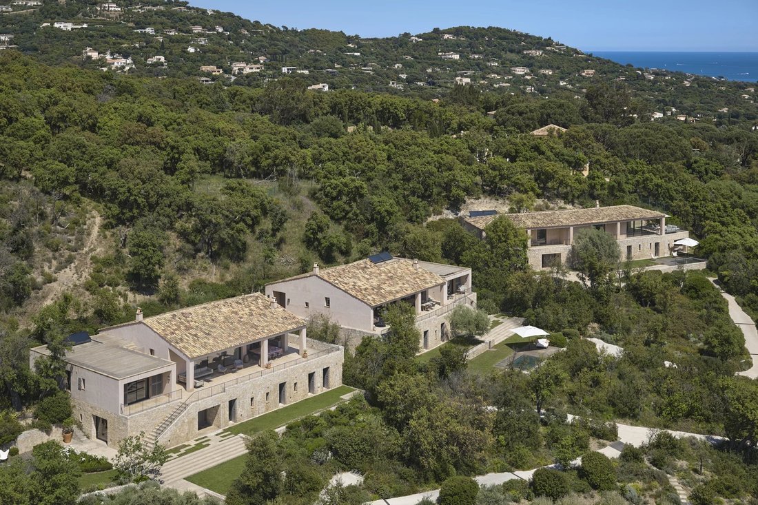 Villa in Grimaud, Provence-Alpes-Côte d'Azur, France 1 - 18753204
