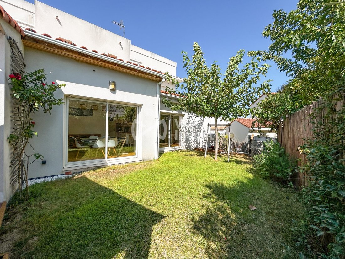 Villa in Saint-Aunes, Occitania, France 3 - 18712796