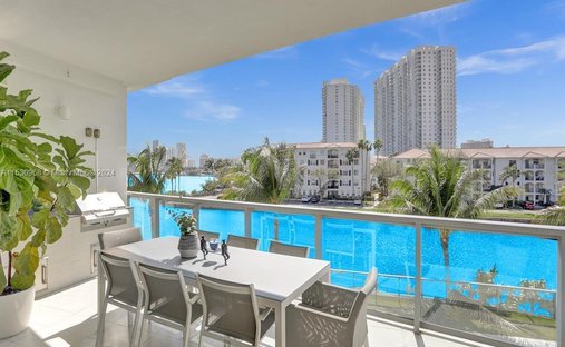 Eigentumswohnung in Aventura, Florida, Vereinigte Staaten 1