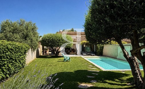 Villa a Maubec, Provenza-Alpi-Costa Azzurra, Francia 1