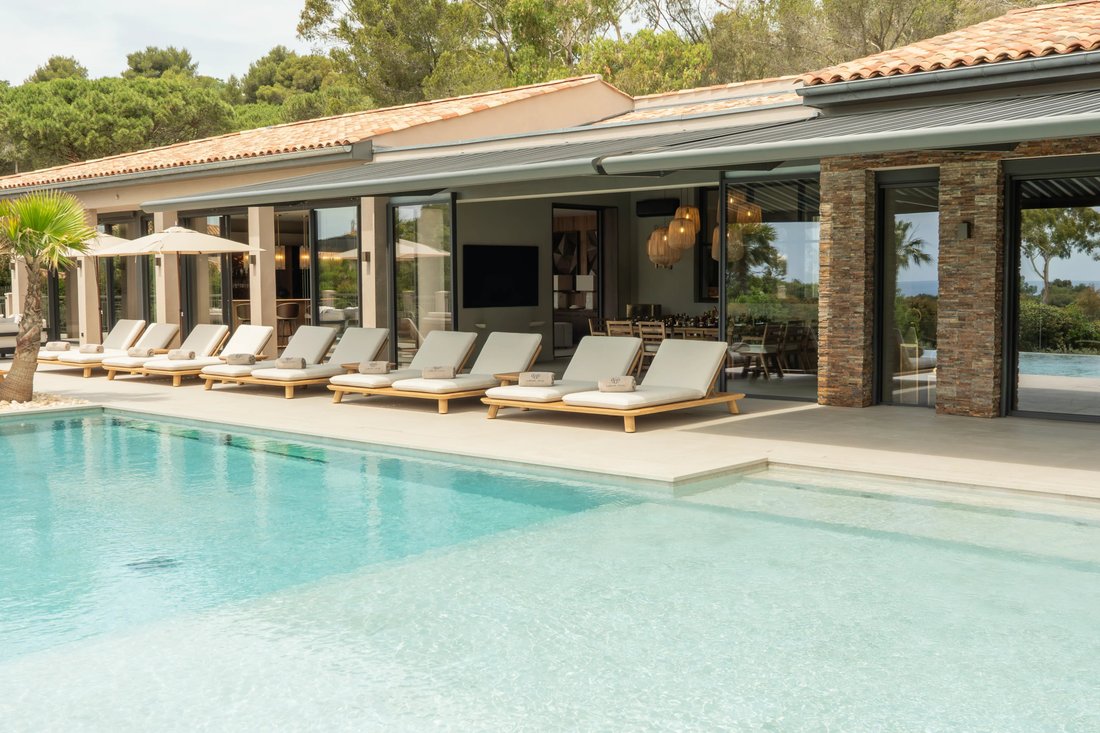Villa en La Croix-Valmer, Provenza-Alpes-Costa Azul, Francia 2 - 18753208