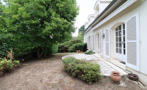Maison à Le Plateau, Louveciennes, France 1