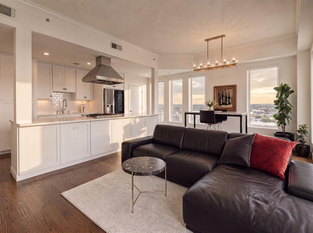 Condo in Dallas, Texas, United States 2 - 18749377