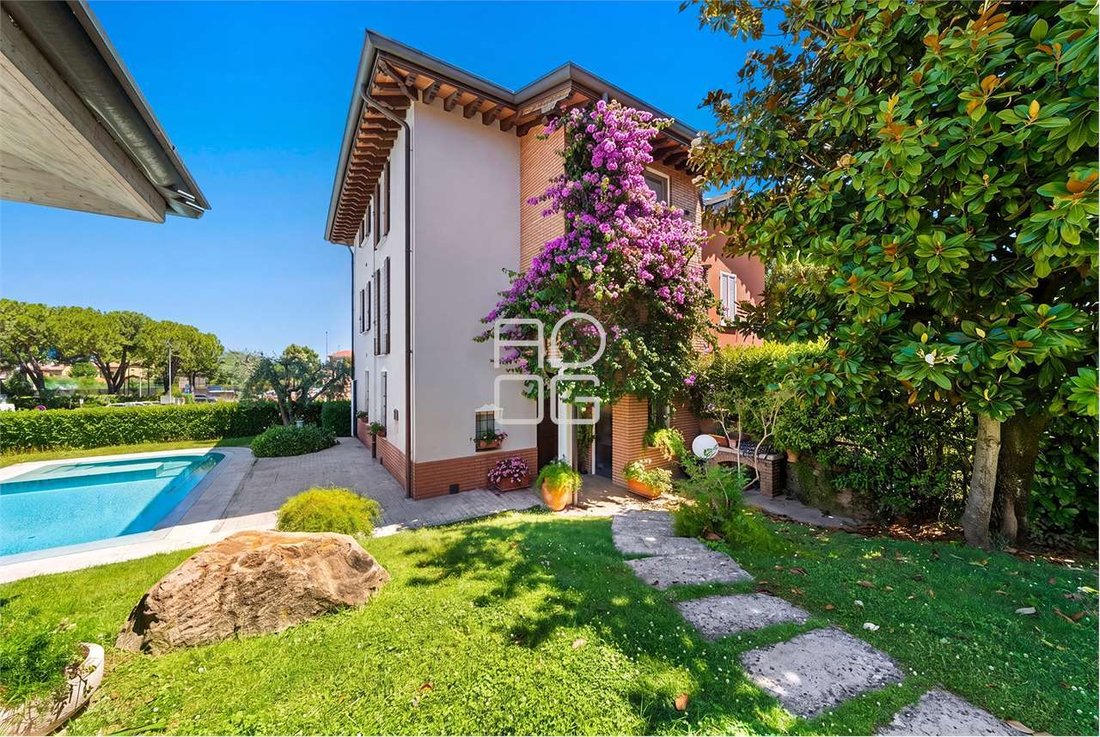 Villa in Desenzano Centro, Desenzano del Garda, Lombardy 4 - 18284286