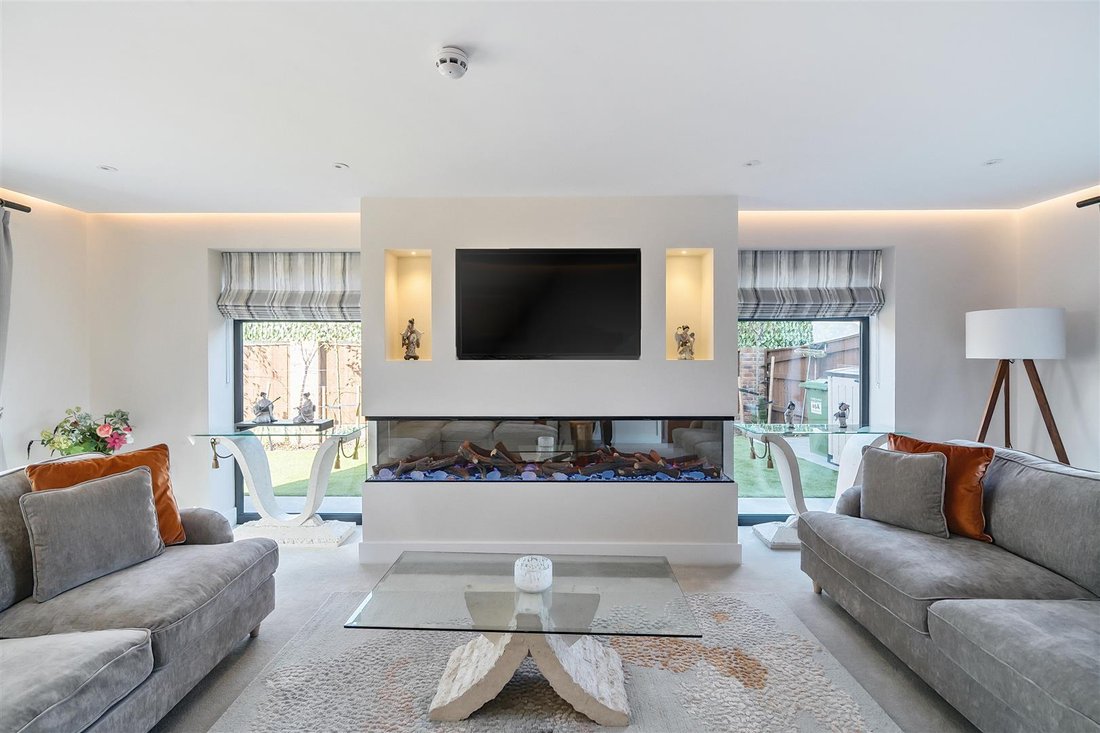 House in Solent Breezes, Fareham, England 5 - 18761302