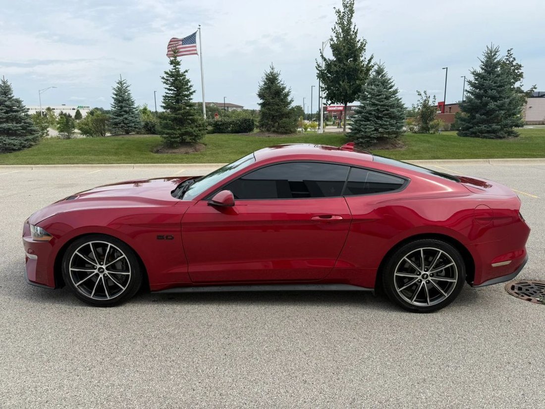 Coupe in Roselle, IL, United States 2 - 18759658
