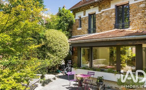 House in Saint-Cloud, Ile-de-France, France 1