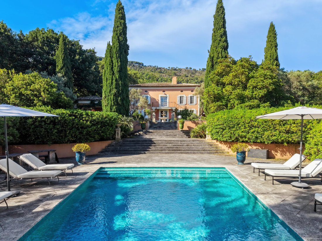 Villa en La Garde-Freinet, Provenza-Alpes-Costa Azul, Francia 3 - 18753191