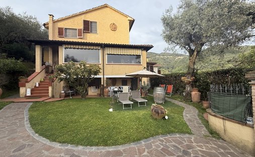 Villa à Pietrasanta, Toscane, Italie 1