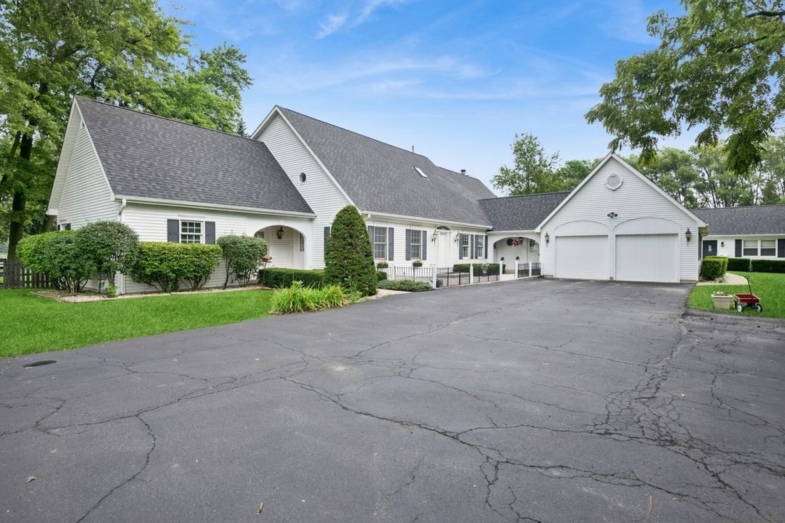 House in Antioch, Illinois, United States 2 - 18757782