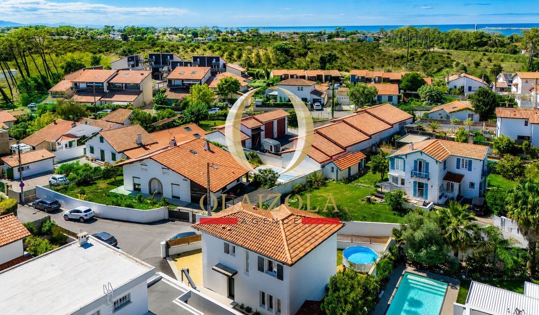 Casa a Anglet, Nuova Aquitania, Francia 1 - 18760276