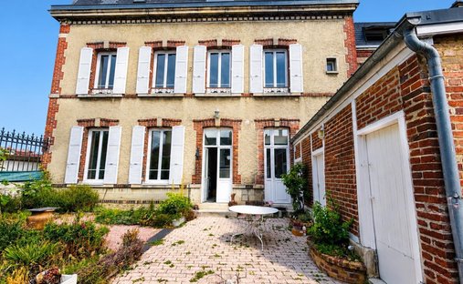 Haus in Mareuil-sur-Ay, Aÿ-Champagne, Frankreich 1