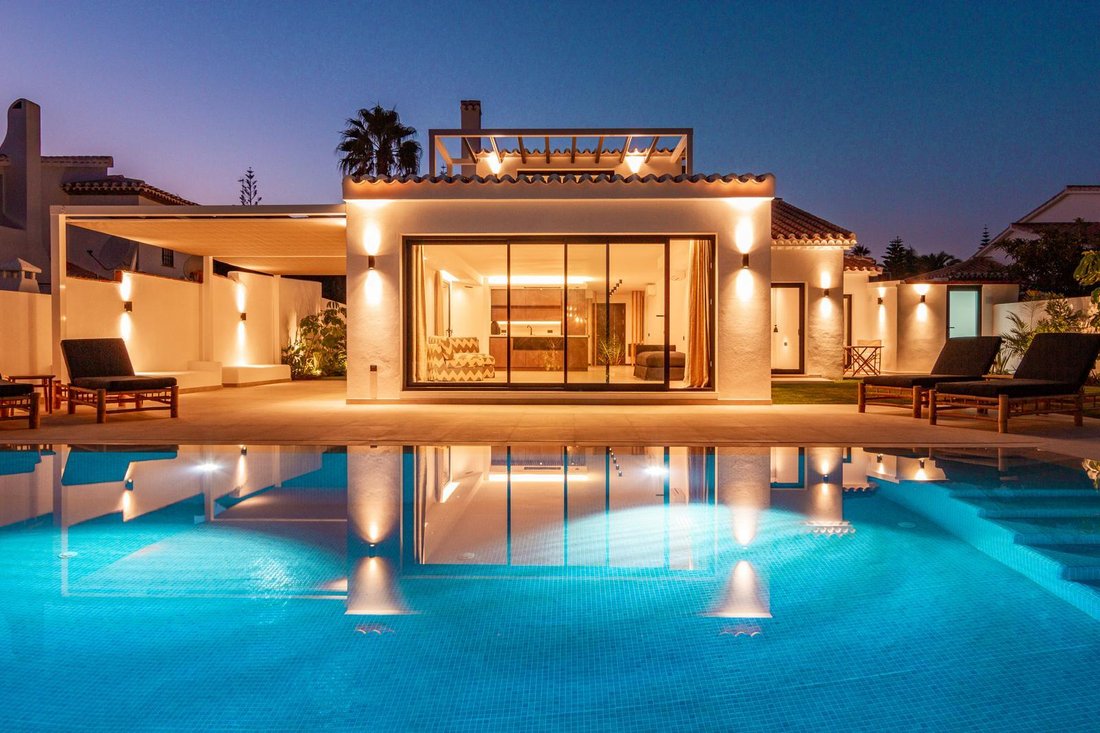 Villa in Elviria-Cabopino, Marbella, Spanien 1 - 17919956